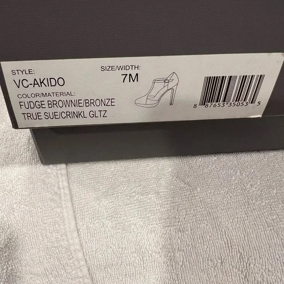 Vince Camuto Brown Shoes - Picture 6 of 6